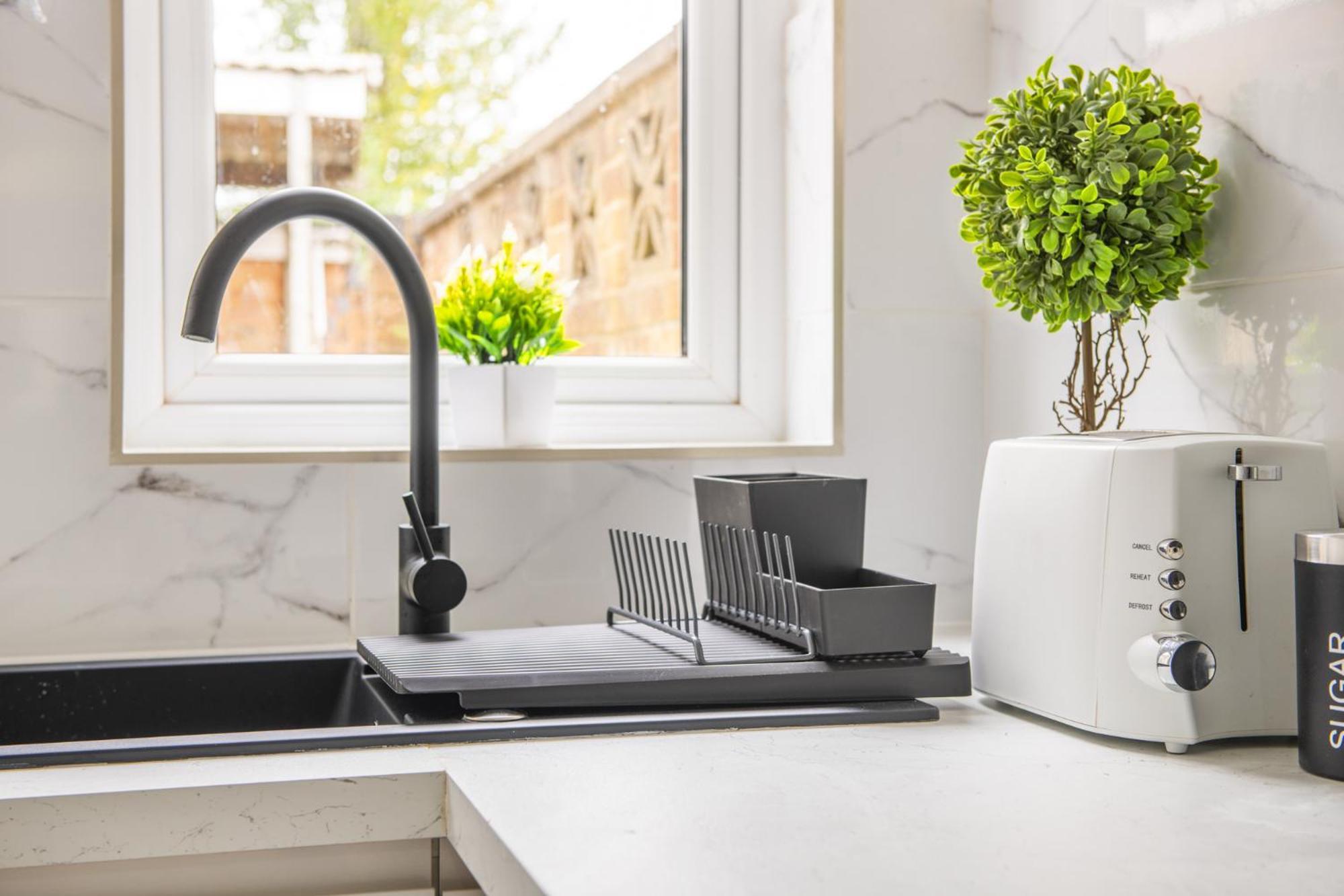 Stanion Luxurious 3 Bedroom Modern House Northamptonshire, Double, Twins, Single, Free Parking, Free Wi-Fi, Pets, Up To 8 Sleeps, 4 Smart Tvs Corby Kültér fotó