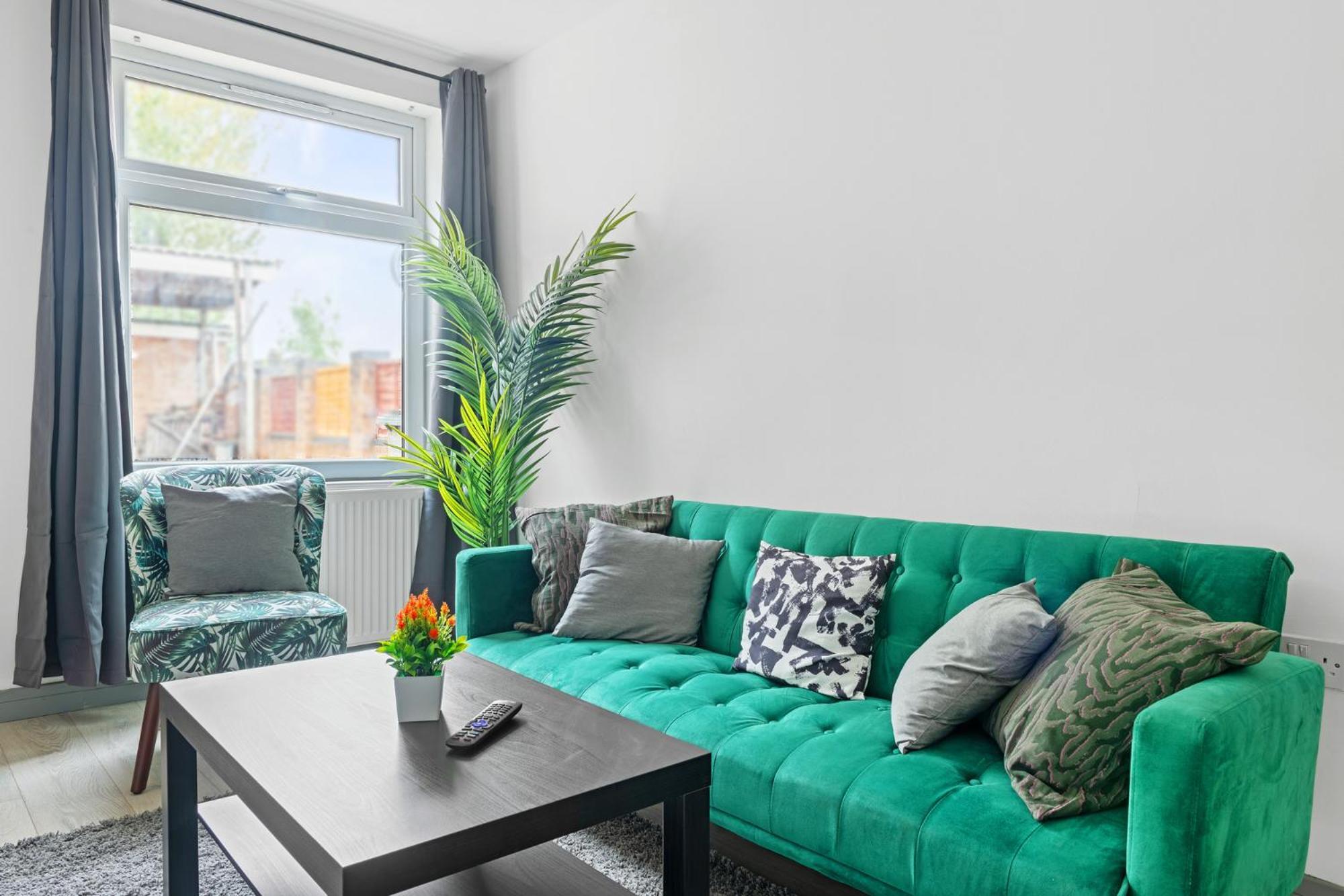 Stanion Luxurious 3 Bedroom Modern House Northamptonshire, Double, Twins, Single, Free Parking, Free Wi-Fi, Pets, Up To 8 Sleeps, 4 Smart Tvs Corby Kültér fotó