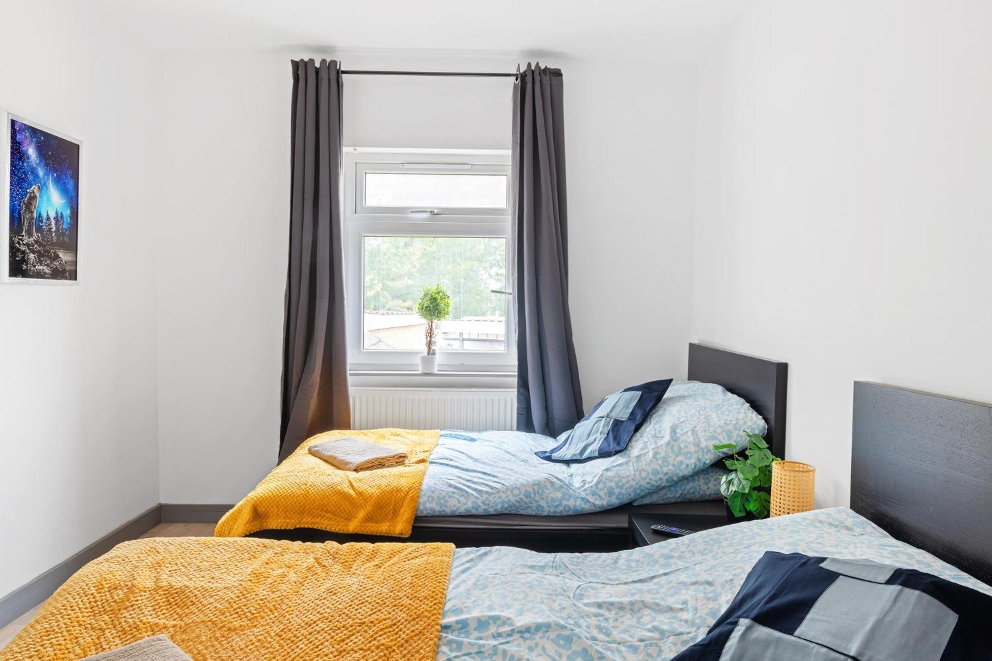 Stanion Luxurious 3 Bedroom Modern House Northamptonshire, Double, Twins, Single, Free Parking, Free Wi-Fi, Pets, Up To 8 Sleeps, 4 Smart Tvs Corby Kültér fotó